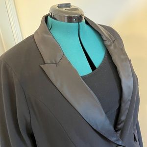 Tuxedo Jacket w/satin lapels